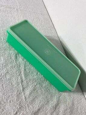 Vintage Tupperware Green Jadeite Celery Keeper Vegetable Storage Crisper W Lid